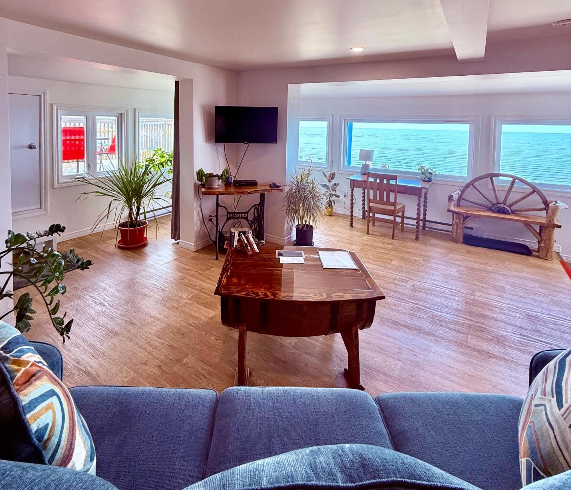 L'Appat Buvette Et Couchette De Sainte-Luce - Appartements De Vacances Modernes, Calmes Et Ressourcant Sur Le Fleuve Exteriér fotografie